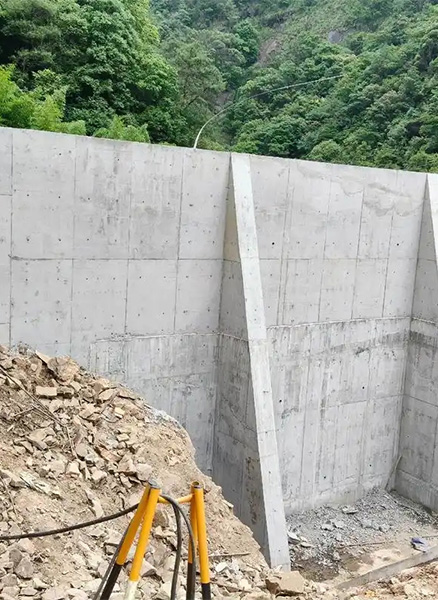 淮北相山区重力式挡土墙